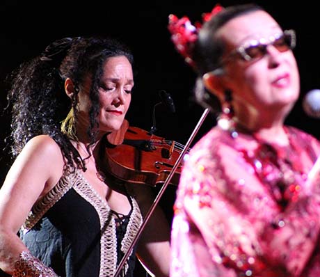 Musica-al-castell-Eltakataka-web-RODRIGO-CUEVAS_4
