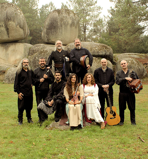 LUAR NA LUBRE. Música al Castell. Dénia LUAR NA LUBRE. Música al Castell. Dénia