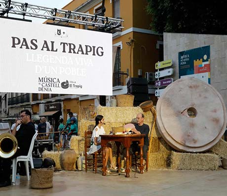 Colla-El-Trapig Musica-al-castell-Eltakataka