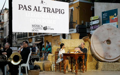 La Colla El Trapig pone el broche de oro a Música al Castell Dénia